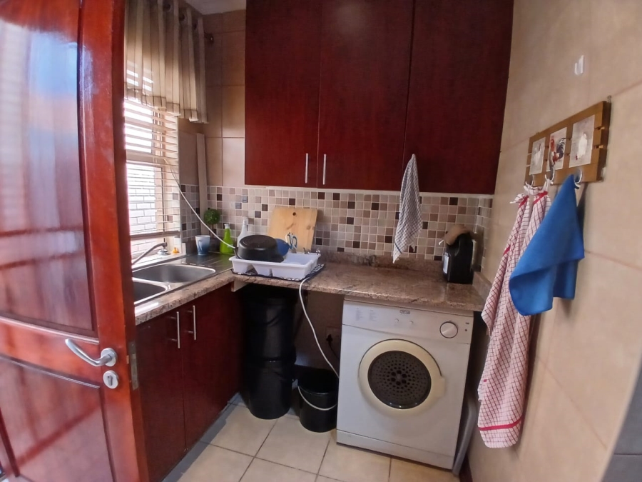 To Let 3 Bedroom Property for Rent in Pentagon Park Free State